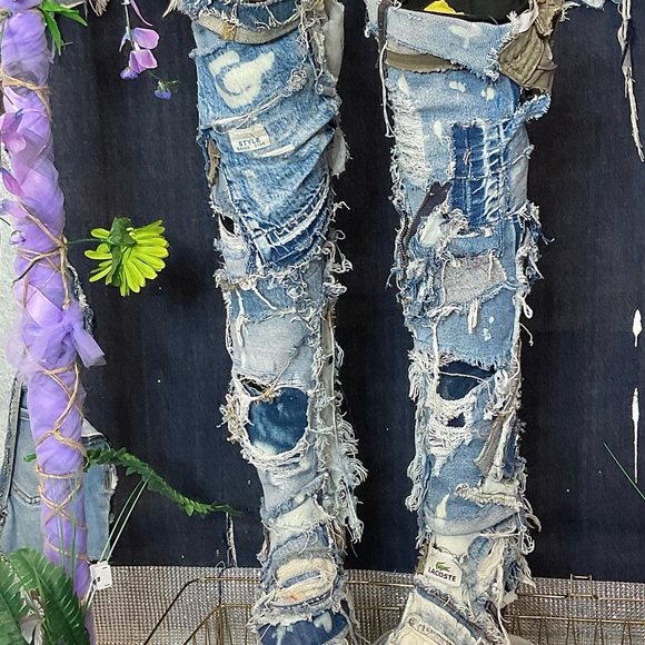 Walk With Mee Kustom on - Picture 1 of 16